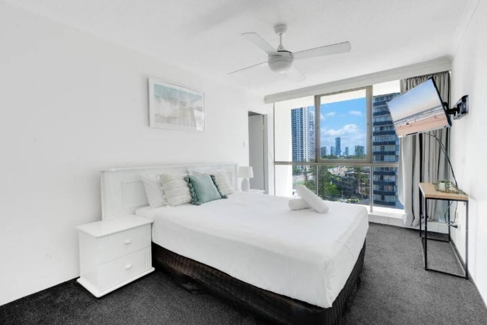Beachfront Apartment Apartment in Surfers Paradise Boulevard