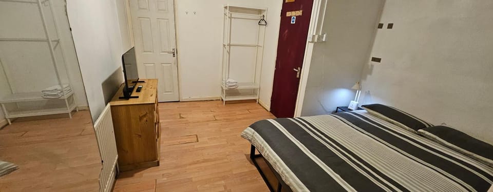 No Frills & Nothing Fancy 1 Bed Studio City Centre Apartment in Cardiff