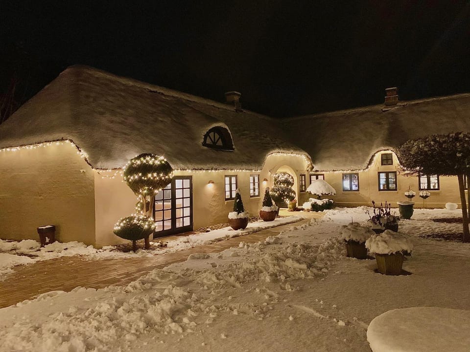 Property building, Winter, Inner courtyard view