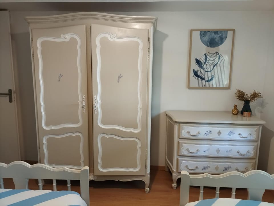 Bedroom, wardrobe