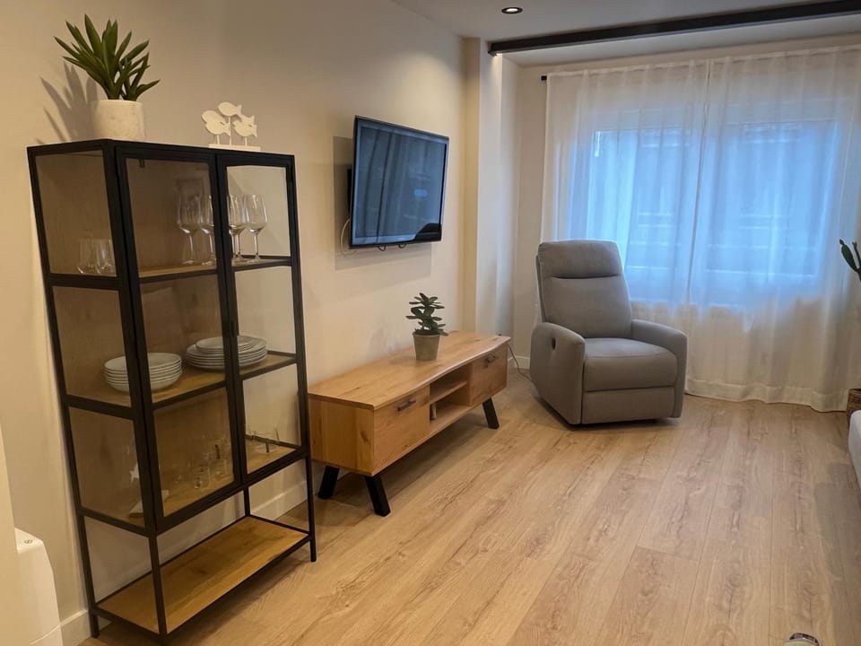 Communal lounge/ TV room, TV and multimedia, Living room, Seating area