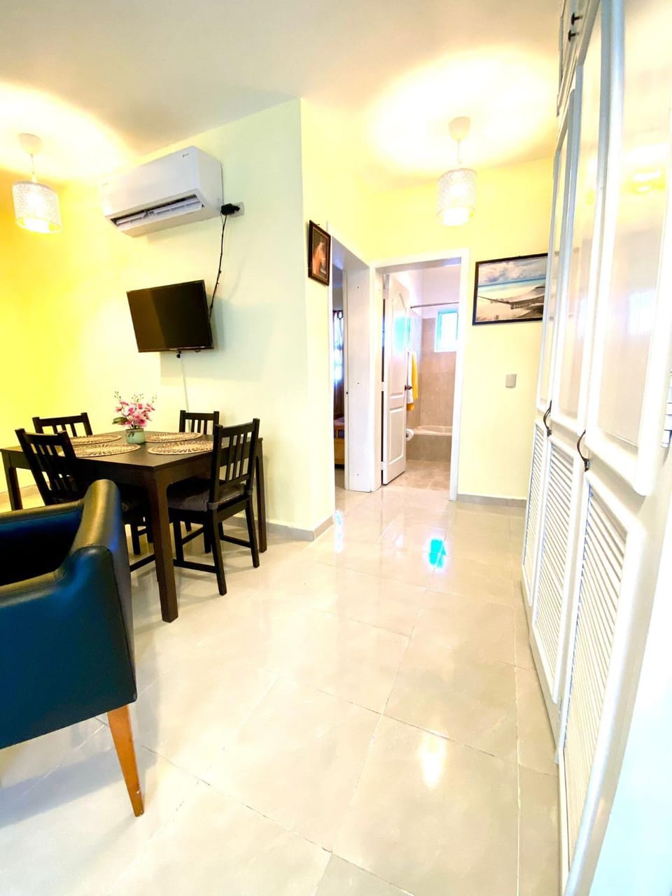 TV and multimedia, Living room, air conditioner