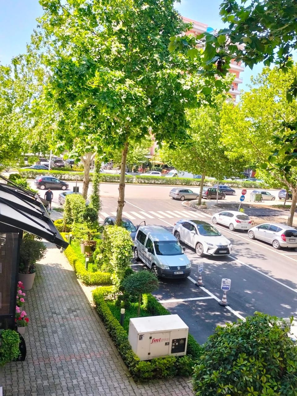 Neighbourhood, Street view
