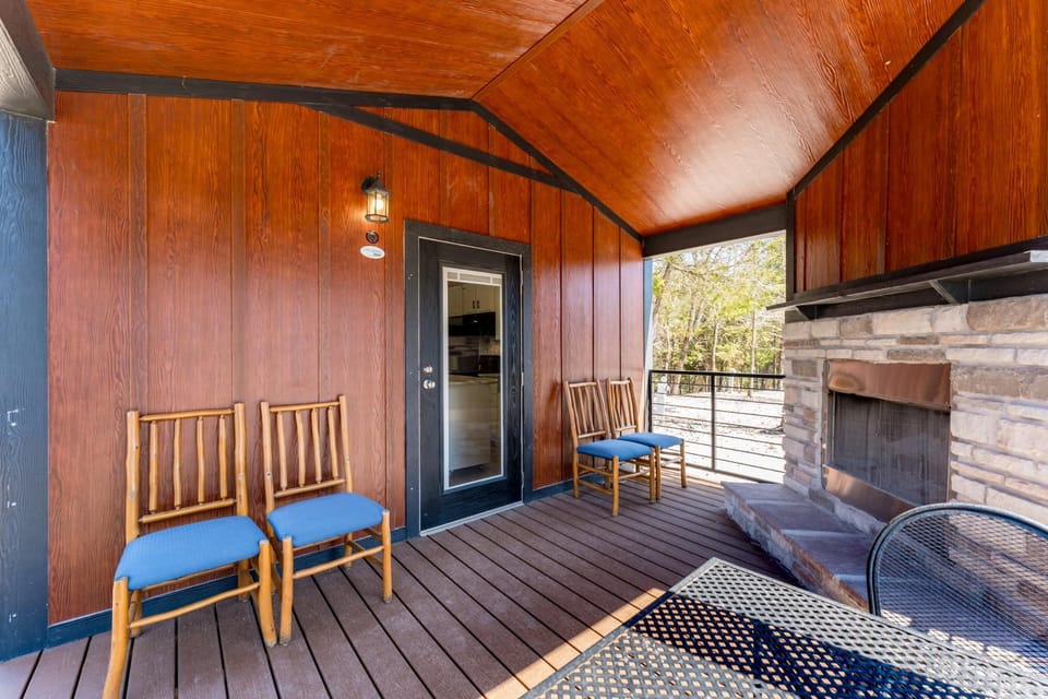 Indian Point Cabin 4 near SDC, Branson, Table Rock Lake Cabin in Indian Point