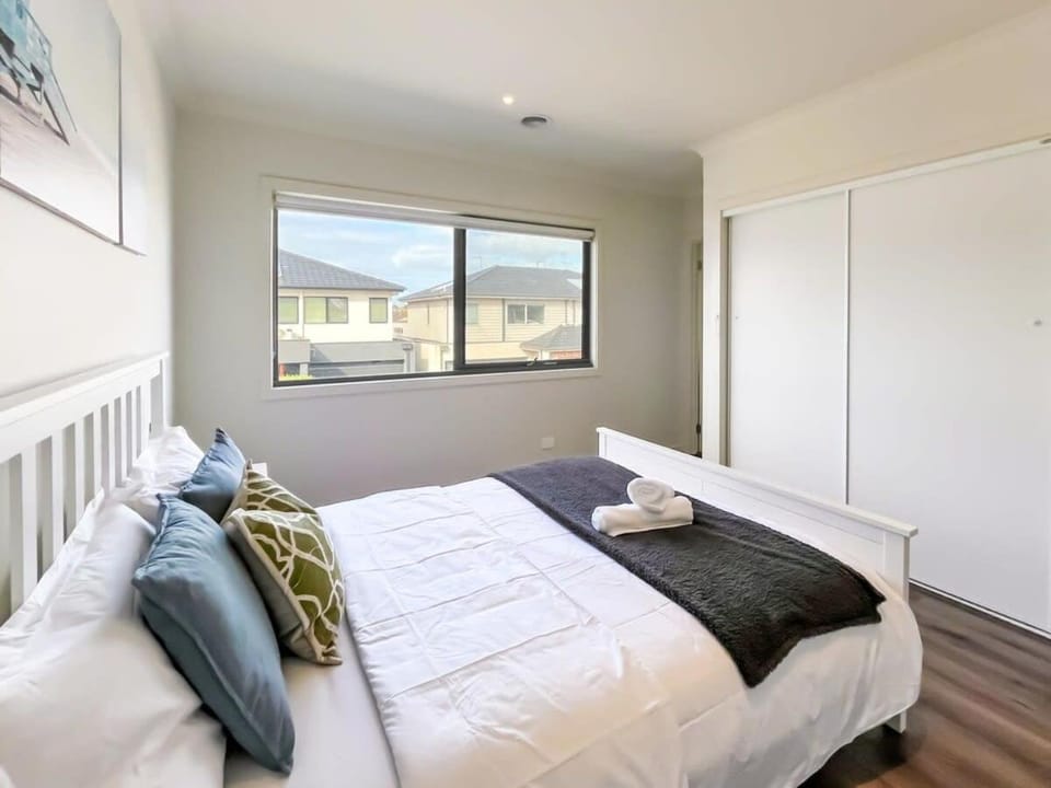 Bed, Bedroom, wardrobe