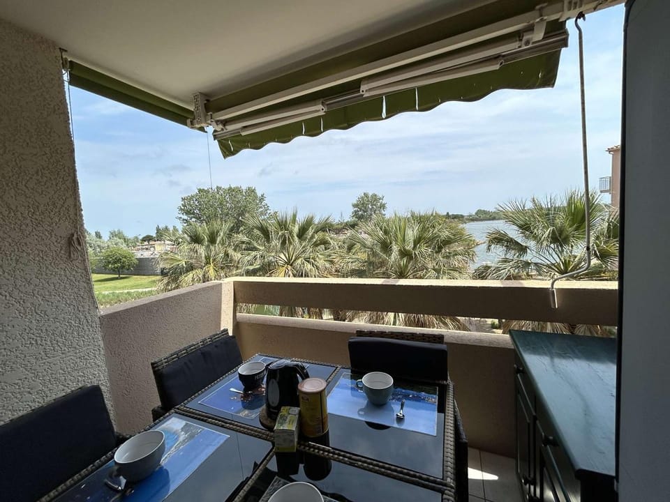Appt 2P 6 pers avec piscine et parking à Port Camargue - FR-1-250-288 Apartment in Le Grau-du-Roi