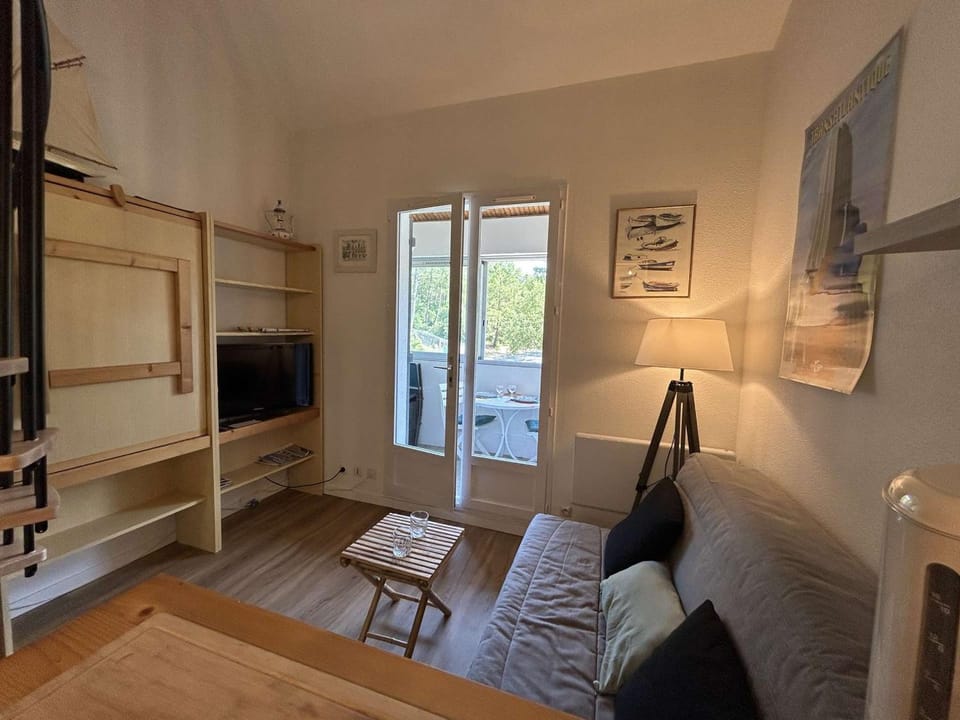 Charmant T2 à 1200m de la plage avec balcon, parking privé et ménage inclus à Saint-Jean-de-Monts - FR-1-224C-312 Apartment in Saint-Jean-de-Monts