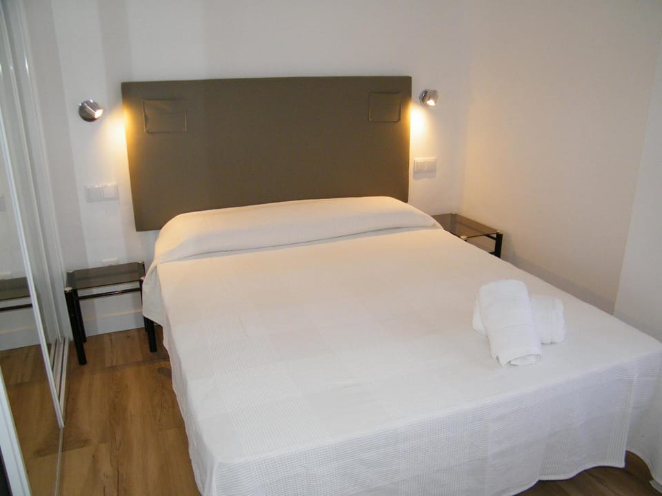 Playa de Gandía, apartamento renovado en primera línea con terraza, aire acondicionado y parking EXCLUSIVO FAMILIAS - ES-314-22 Apartment in Safor