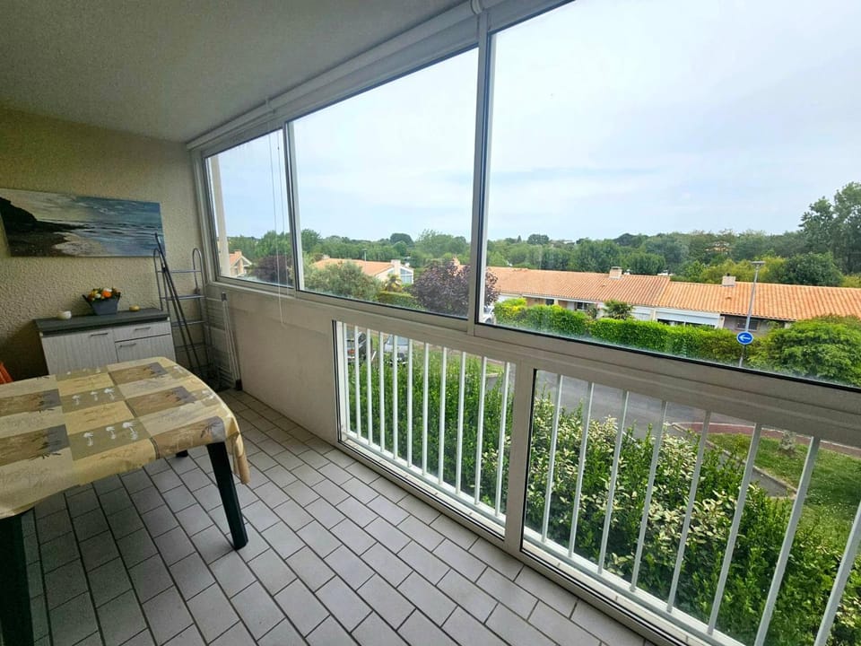 Appartement 2 pièces avec piscine à 5 min de la plage de Pontaillac, parking résidentiel, balcon fermé - FR-1-550-81 Apartment in Vaux-sur-Mer