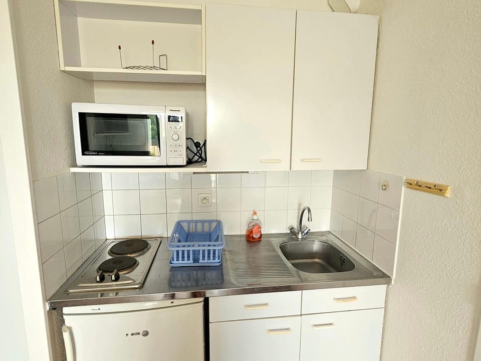 Appartement 2 pièces avec piscine à 5 min de la plage de Pontaillac, parking résidentiel, balcon fermé - FR-1-550-81 Apartment in Vaux-sur-Mer
