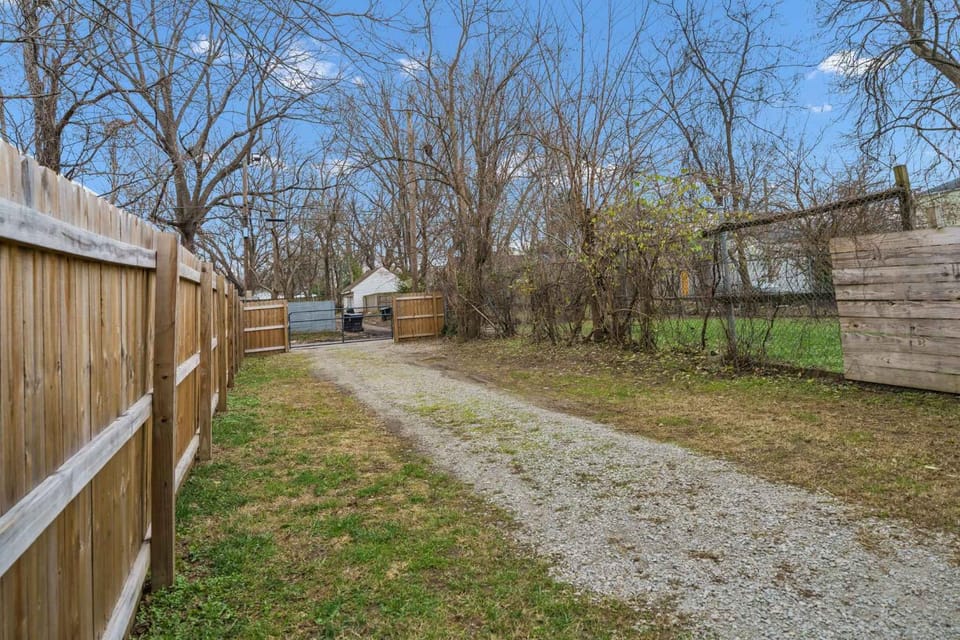 1271 S Preston St Apartment in Jefferson County