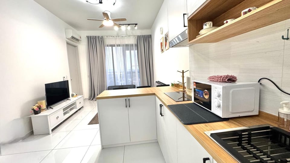 Sky Trees Bukit Indah netflix and wifi Apartment in Johor Bahru