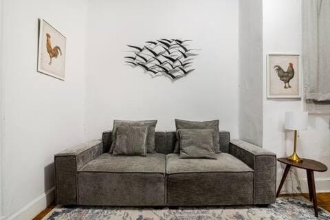 89-2R 1BR Upper East Side Apartment in Upper East Side