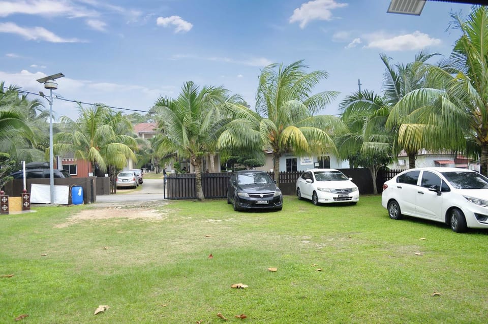 Natural landscape, Garden, Garden view, Parking