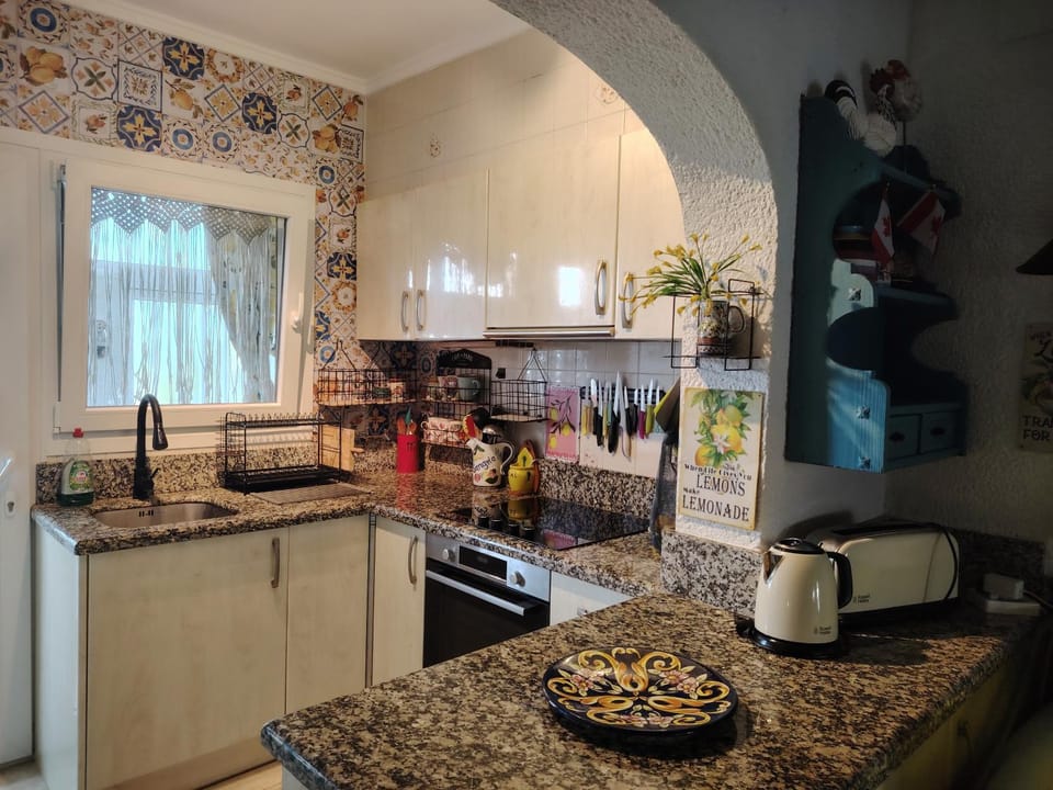 Stylish house with swimming pool,near beach & town, wifi House in Marina Alta