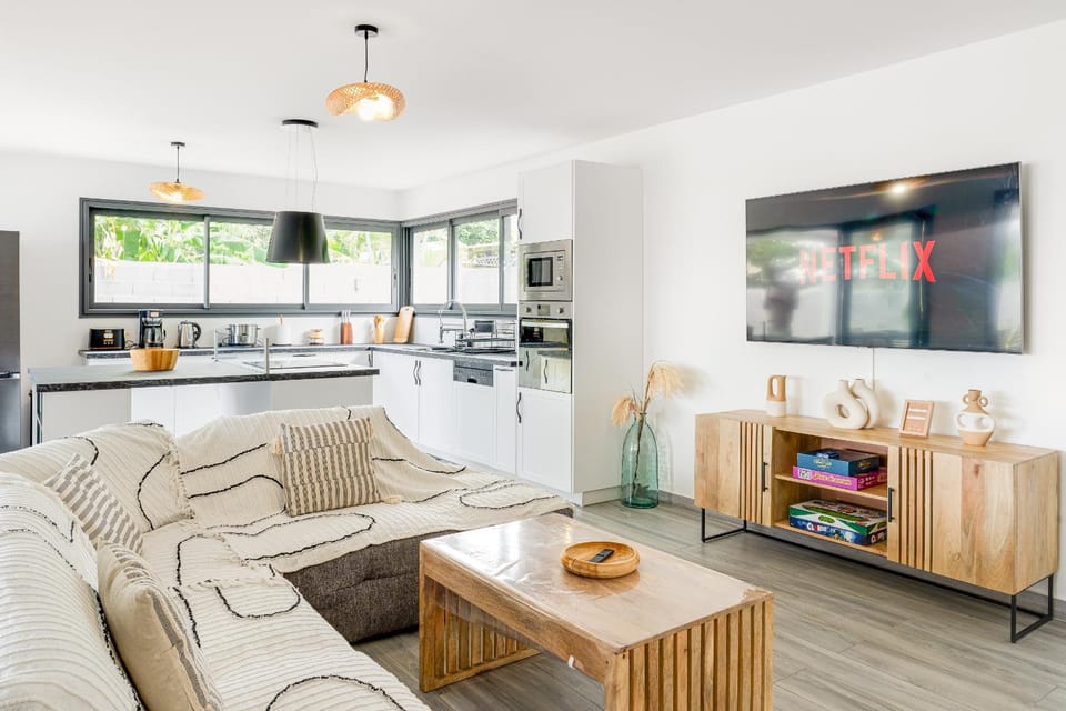 TV and multimedia, Living room, oven
