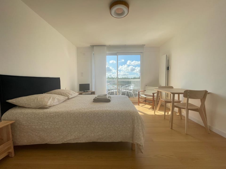 Studio - balcon - bord de mer Apartment in Courseulles-sur-Mer