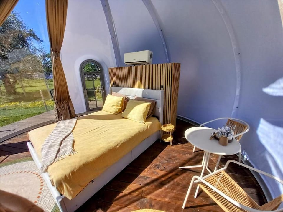 La Bulle des alpagas Luxury tent in Centre-Val de Loire