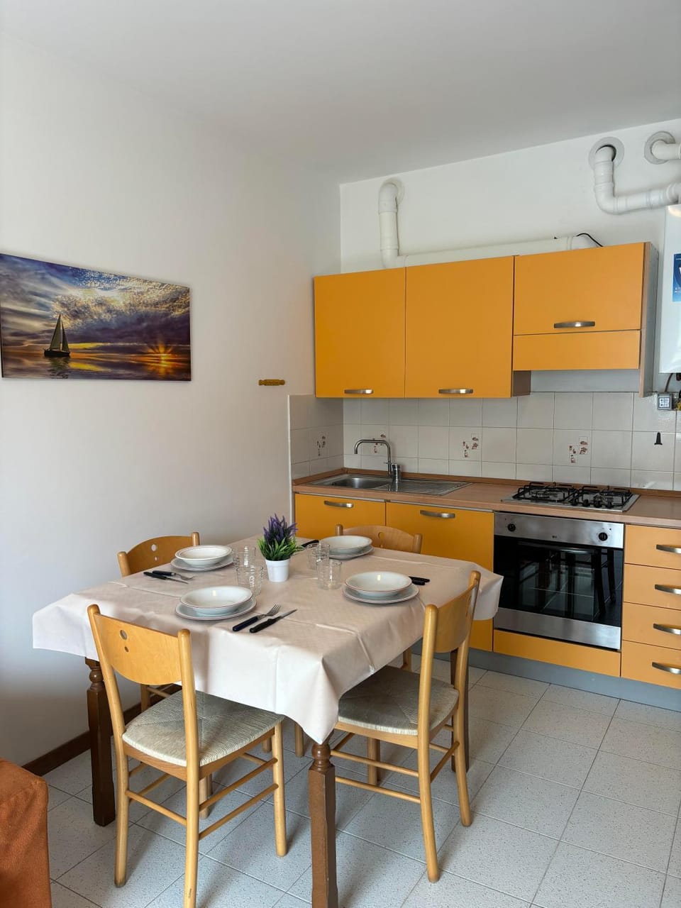 Kitchen or kitchenette