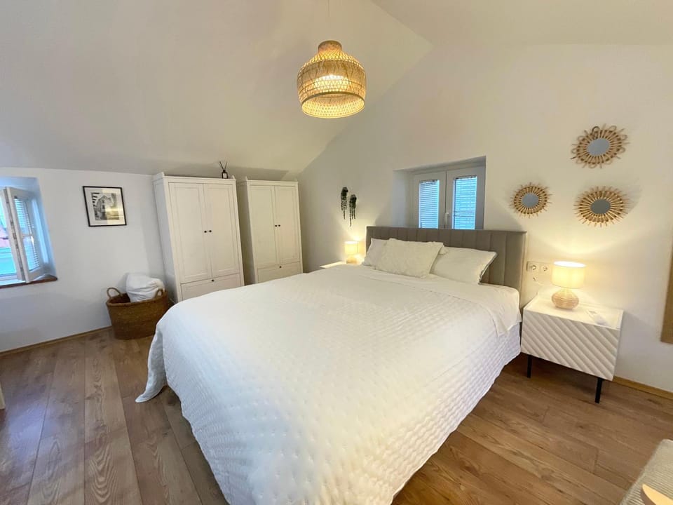 Bed, Bedroom