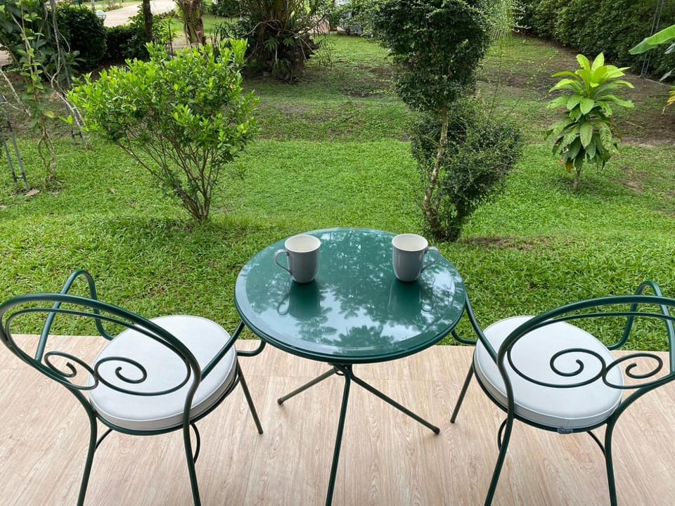 Patio, Day, Garden, Garden, Garden view