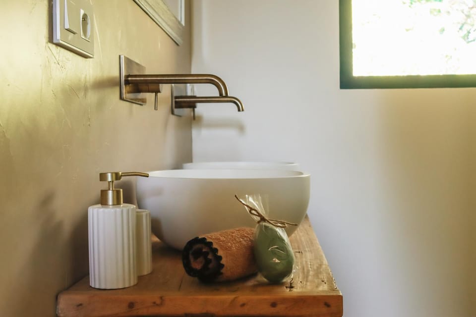 Bathroom, Photo of the whole room, Bedroom