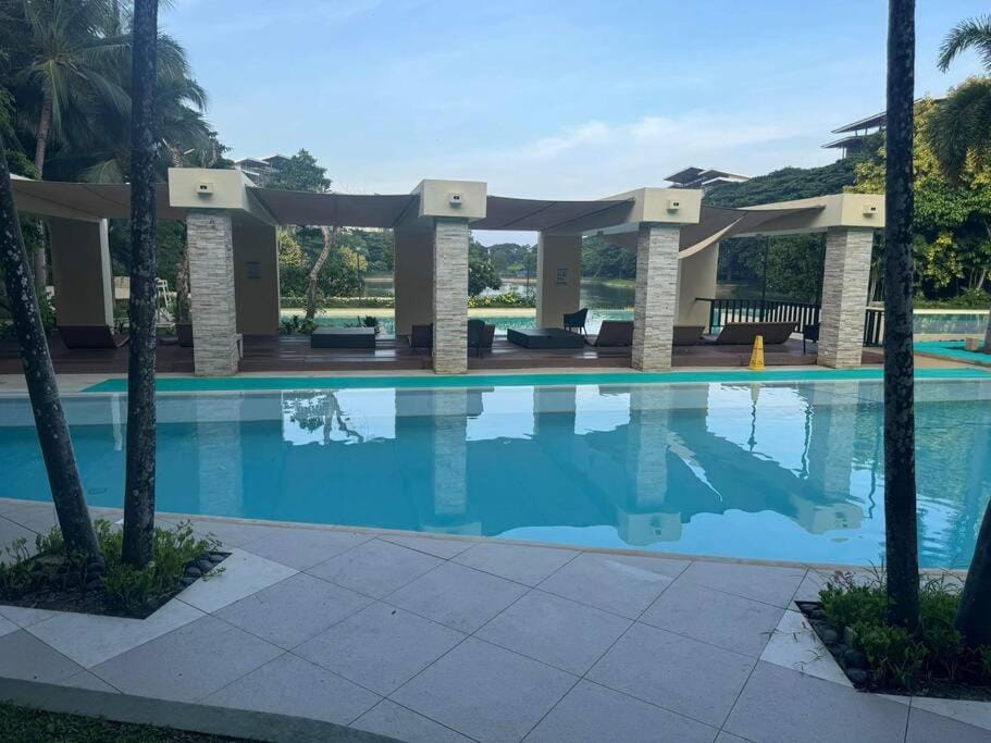 Day, Pool view, Swimming pool, sunbed