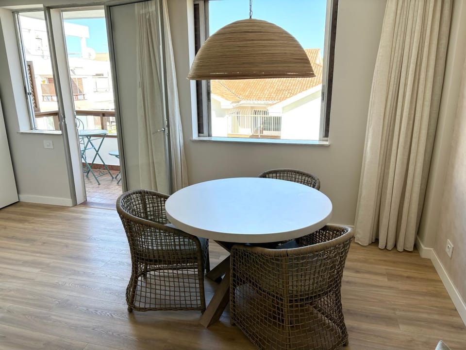 Balcony/Terrace, Dining area