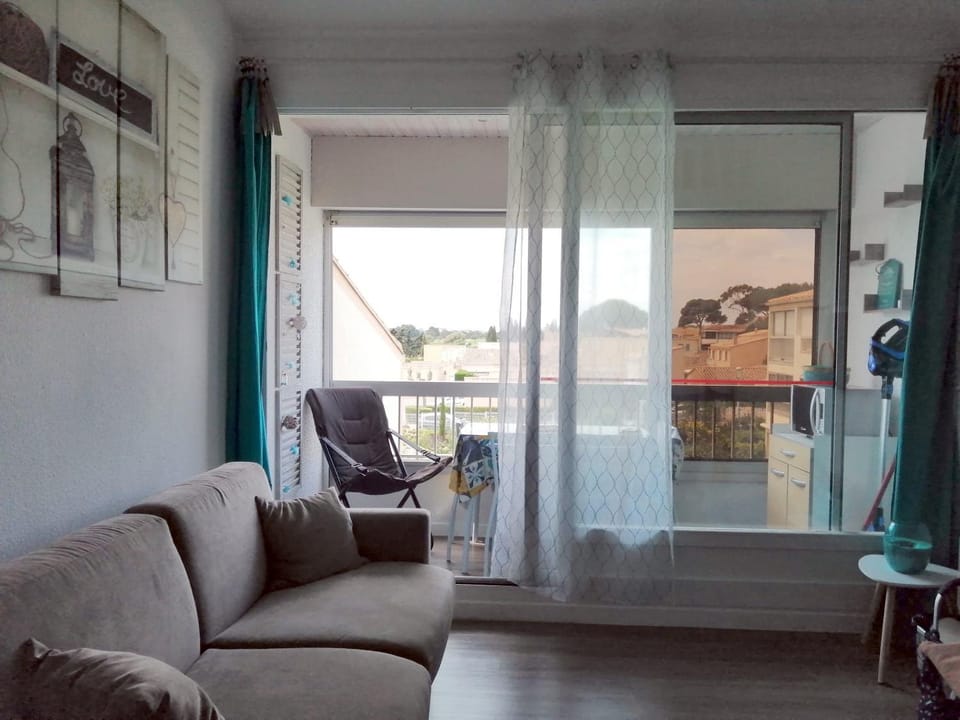 Bel appartement 4 personnes dans résidence privée avec Parking Apartment in Agde