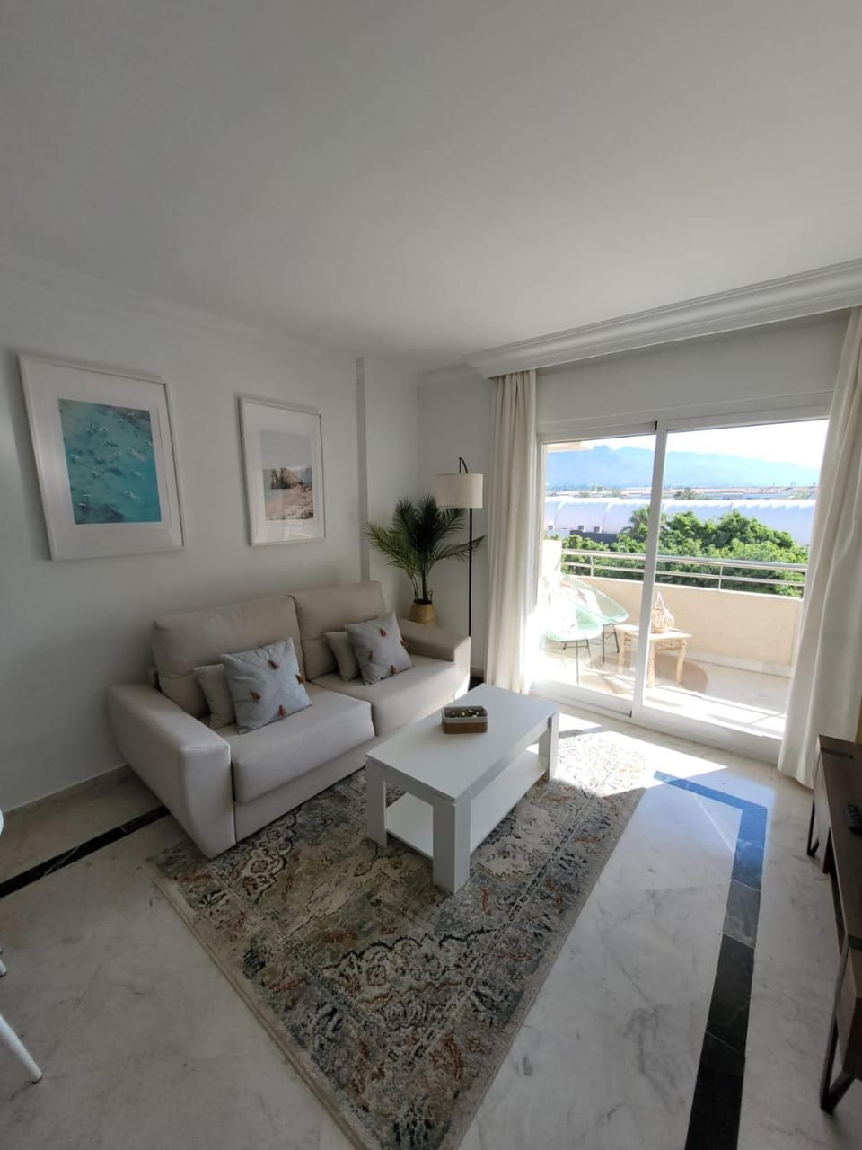 Living room, Lounge or bar