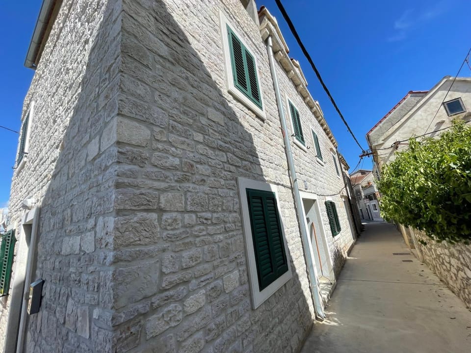 Property building, Day