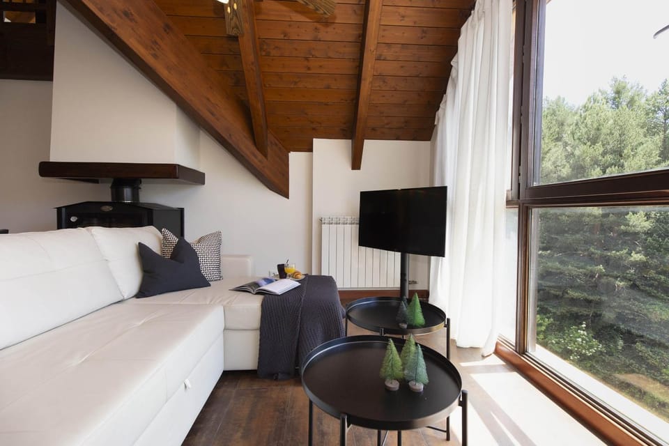 Communal lounge/ TV room, Living room