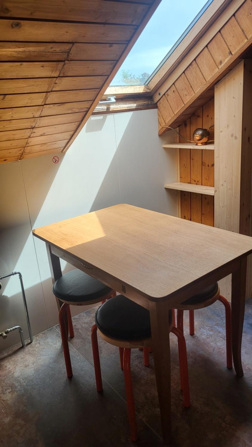 Dining area, kitchen