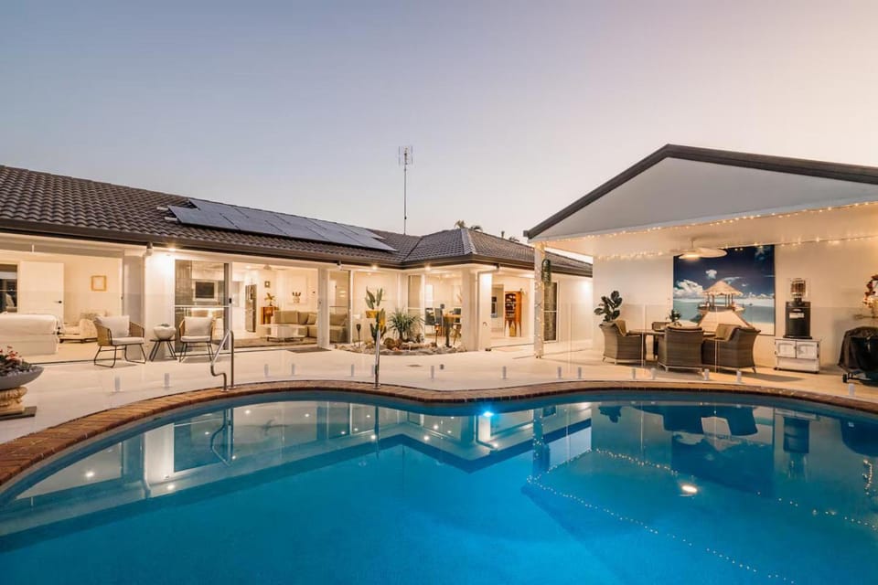Property building, Pool view, Swimming pool, Swimming pool