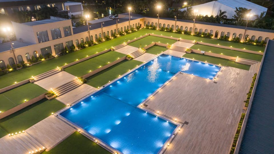 Night, Pool view