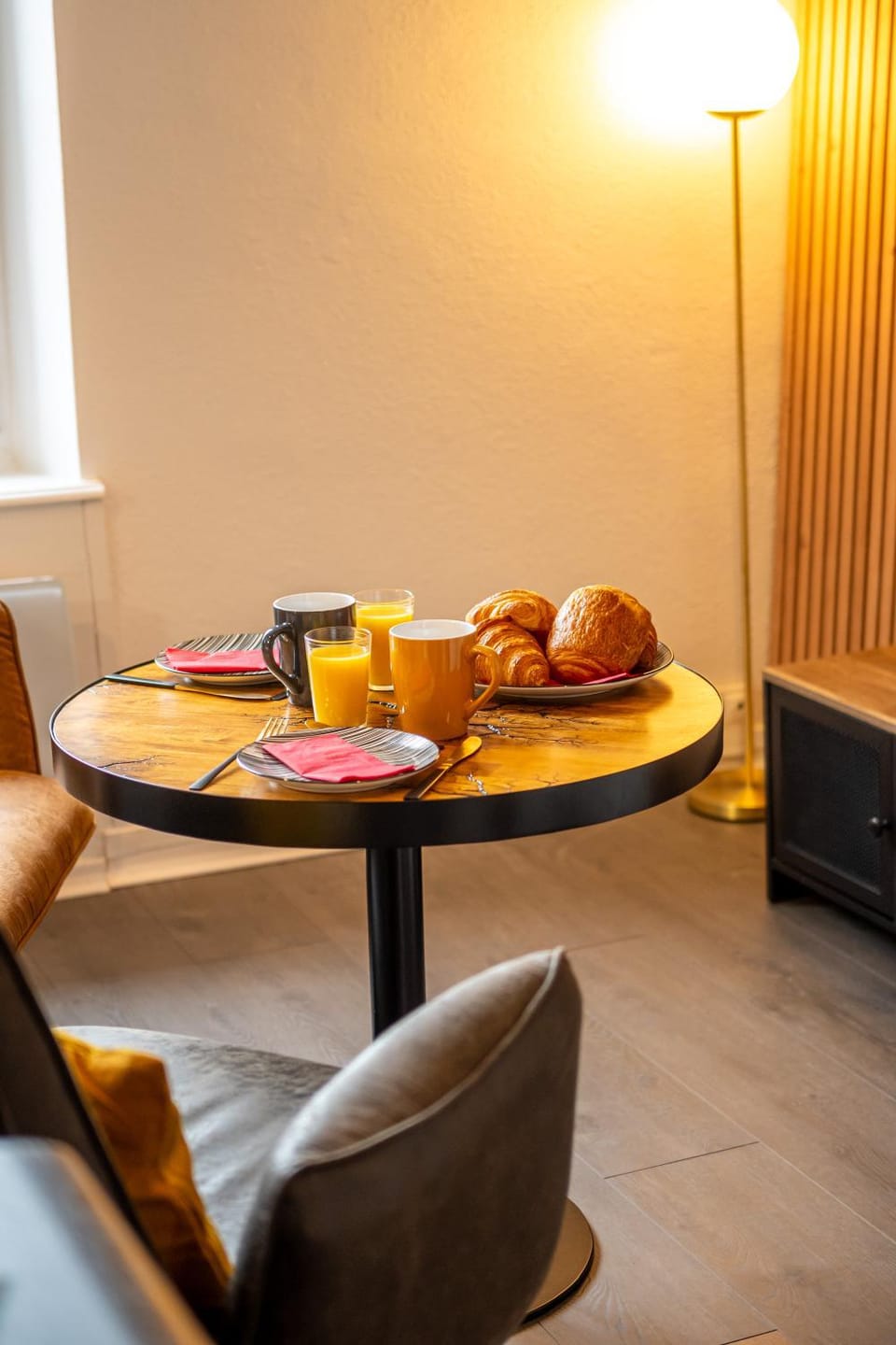 Living room, Dining area, Breakfast