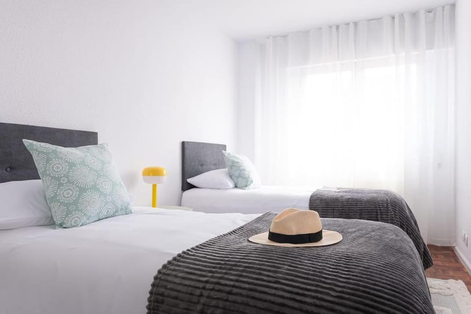 San Roman apartment with private parking Apartment in Santander