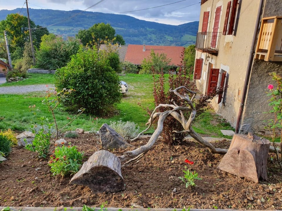 Grande maison savoyarde ensoleillée Villa in Haute-Savoie