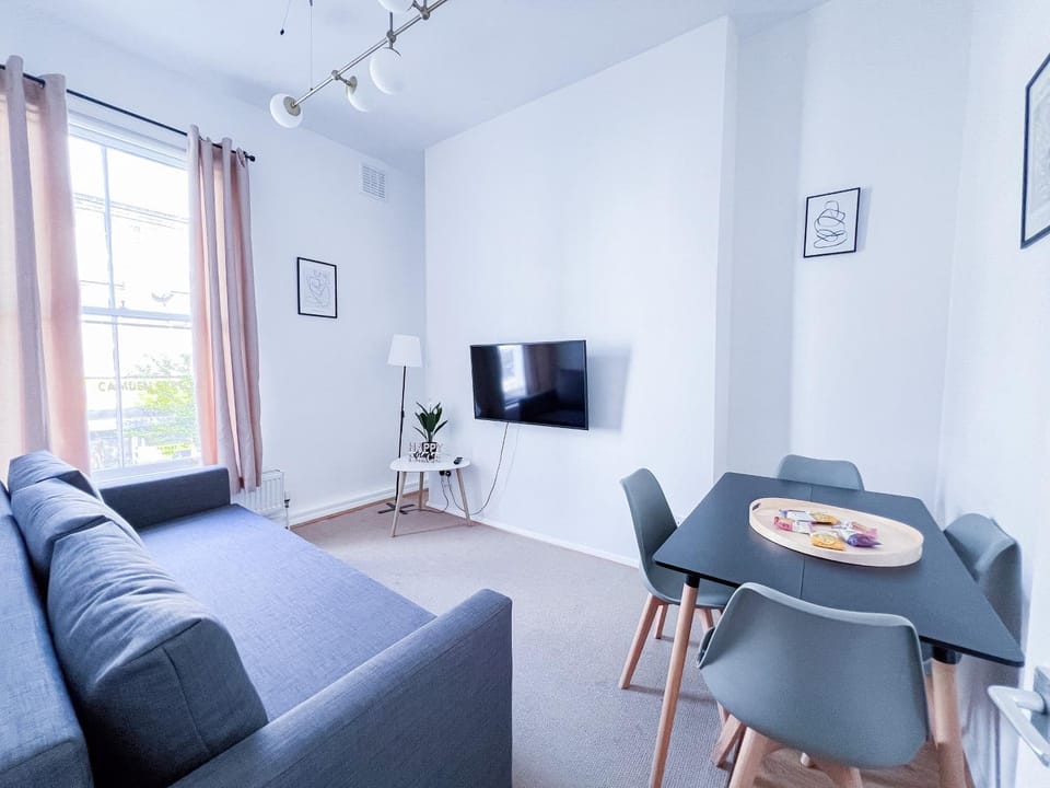 Cosy Camden Apartment - on 1st Floor Apartment in London Borough of Islington