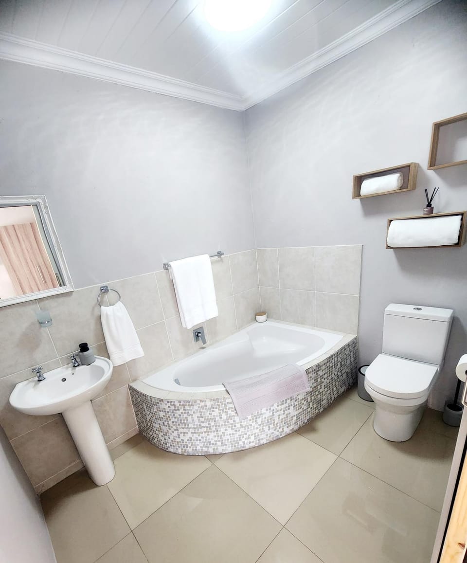 Toilet, Bathroom, Bath, towels