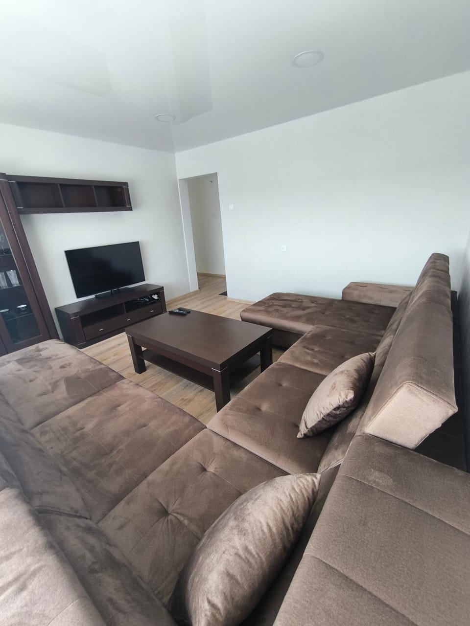 Communal lounge/ TV room, TV and multimedia, Living room, Seating area, Evening entertainment
