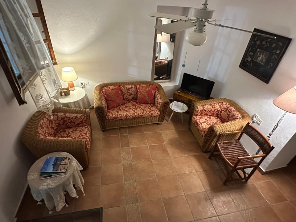TV and multimedia, Living room, Seating area