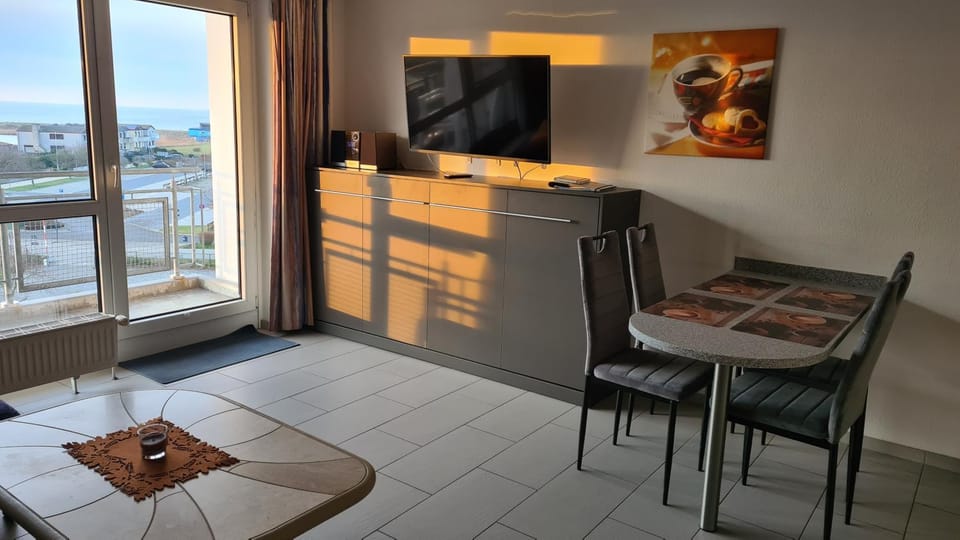 TV and multimedia, Living room, Dining area