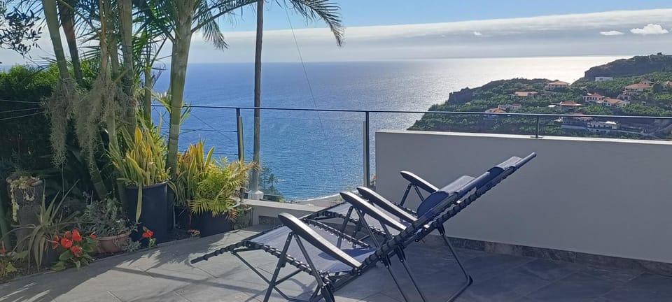 Sea view, sunbed