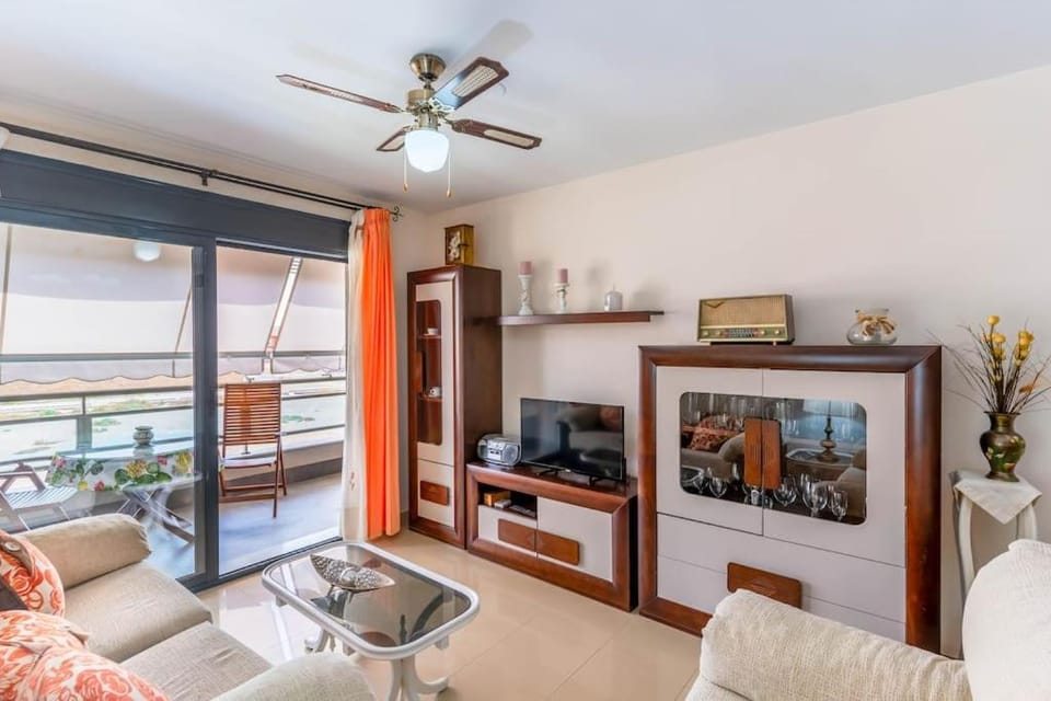 Communal lounge/ TV room, TV and multimedia, Living room, Seating area