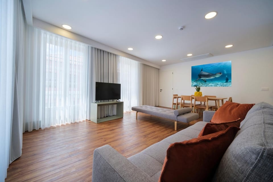 Communal lounge/ TV room, TV and multimedia, Living room, Seating area