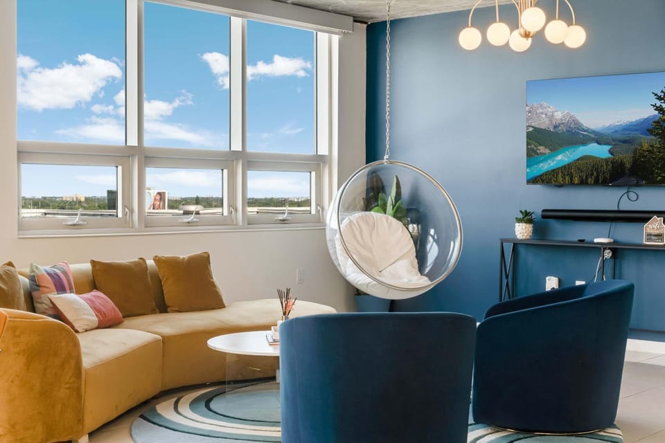 Miami Vice - Central Midtown Pool and Parking Apartment in Miami