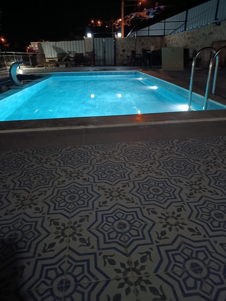 Swimming pool, Swimming pool