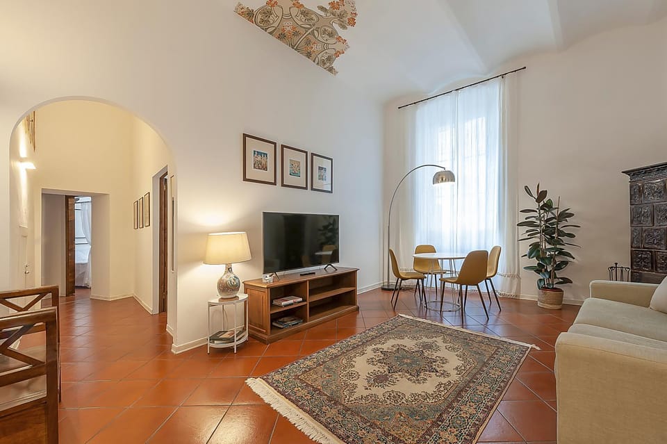 TV and multimedia, Living room, Seating area, Evening entertainment