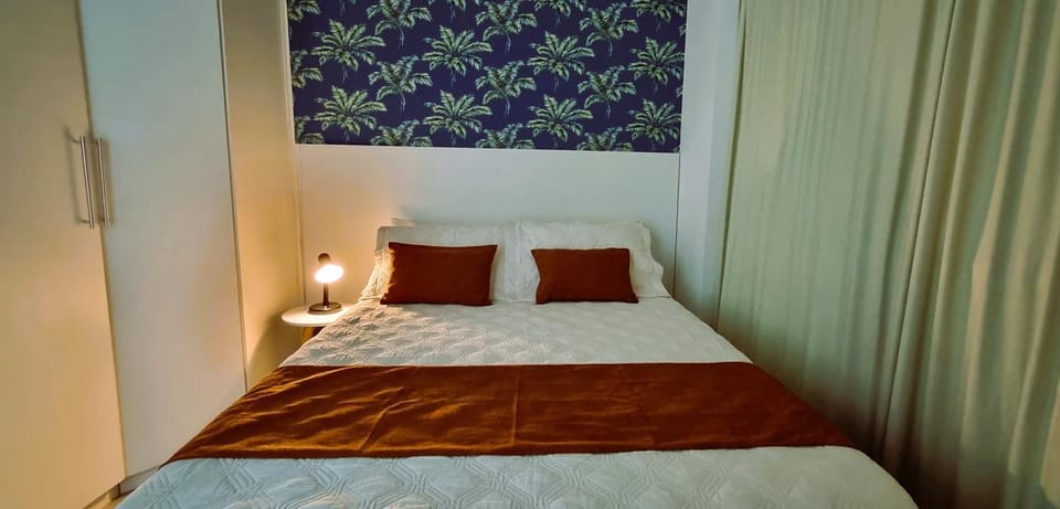 Bed, Photo of the whole room, Decorative detail, Decorative detail, Bedroom